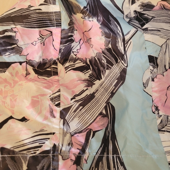 Nike wind breaker jacket - Picture 4 of 8